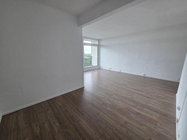 Appartement 1 pièce à Croix