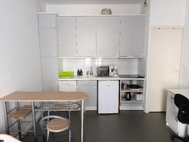 Appartement 1 pièce, à louer à Bordeaux 33000