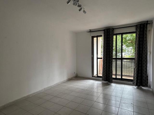Appartement 1 pièce, à louer à Nîmes 30900