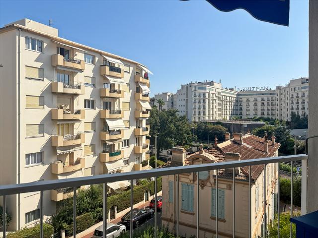 Appartement 1 pièce Cannes 33.02m² 767€ à louer