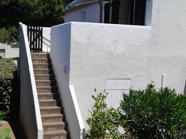 Appartement 1 pièce + coin nuit avec parking privé – 28 m²