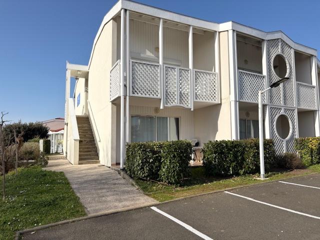 APPARTEMENT 1 PIECE FACE A LA MER