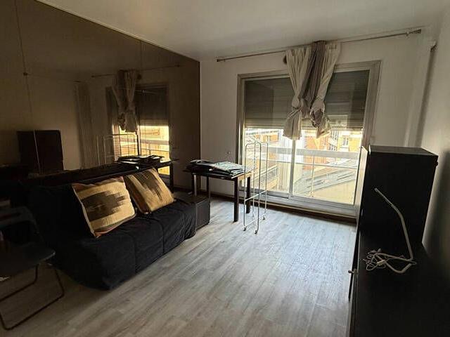 Appartement 1 pièce rue Fb Saint Honoré