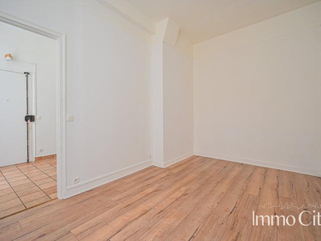 Location A LOUER / STUDIO RDC / 23 M2 / 75012 1 pièce studio