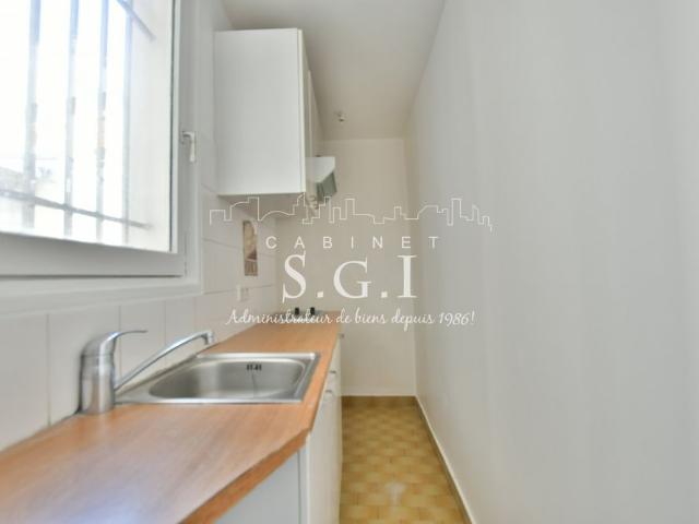 Appartement 1 pièce studio 28.19m²