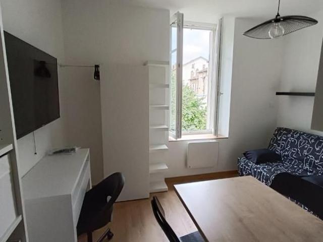 APPARTEMENT 1 pièce s 14m²