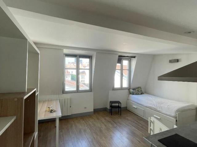 APPARTEMENT 1 pièce s 19m²