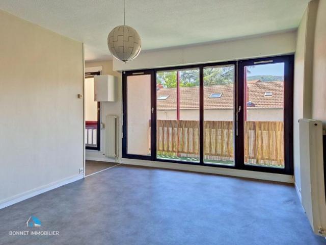 Appartement 1 pièce s 28 m²