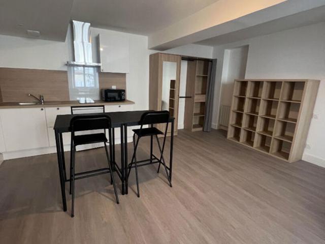 Appartement 1 pièce s 30.64 m2