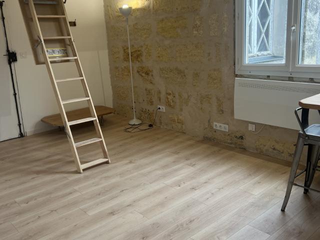 Appartement 1 pièce s 32 m²