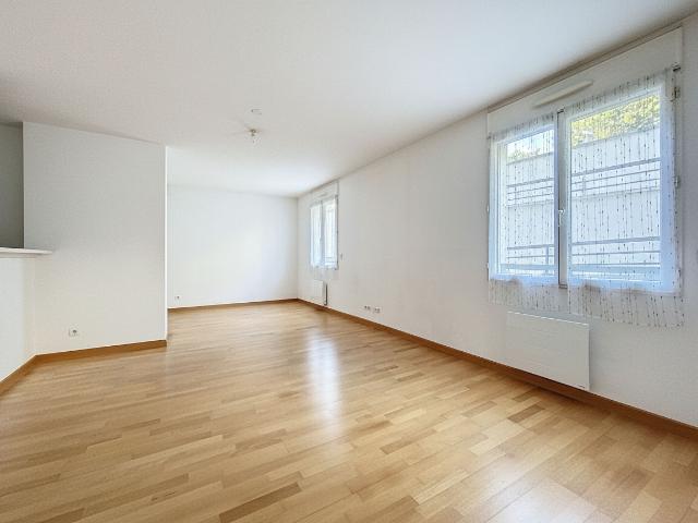Appartement 1 pièce Saint Germain en Laye 35.96m² 1005€ à louer