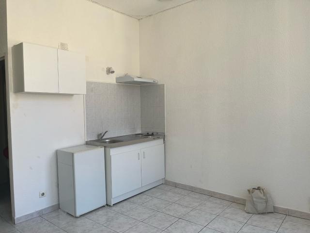 Appartement 1 pièce, 17 m² à louer à Marseille 6 13006