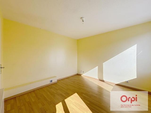 Appartement 1 pièce, 17 m² à louer à Montluçon 03100