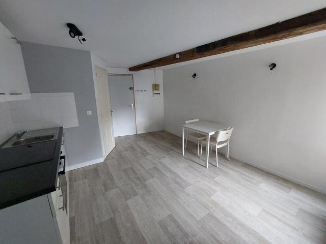 Appartement 1 pièce, 17 m² à louer à Bourgoin Jallieu 38300
