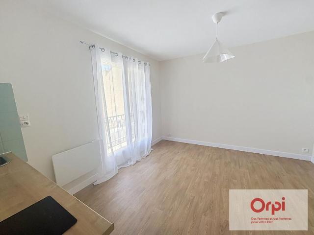 Appartement 1 pièce, 18 m² à louer à Commentry 03600