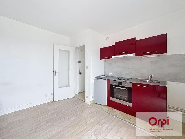Appartement 1 pièce, 18 m² à louer à Commentry 03600