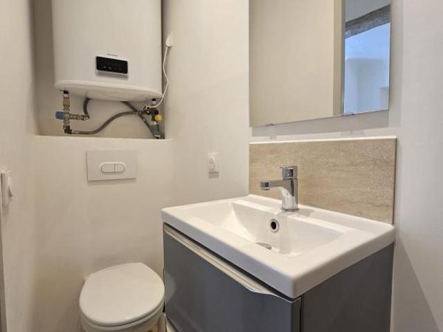 Appartement 1 pièce, 18 m² à louer à Eyguières 13430