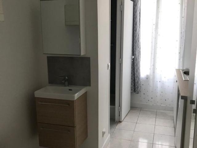 Appartement 1 pièce, 10 m² à louer à Paris 15 75015