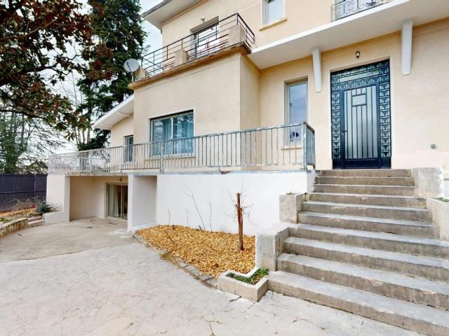 Appartement 1 pièce, 11 m² à louer à Bron 69500