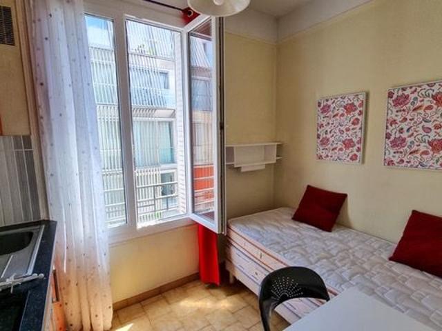 Appartement 1 pièce, 11 m² à louer à Paris 15 75015