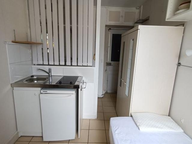 Appartement 1 pièce, 11 m² à louer à Paris 15 75015