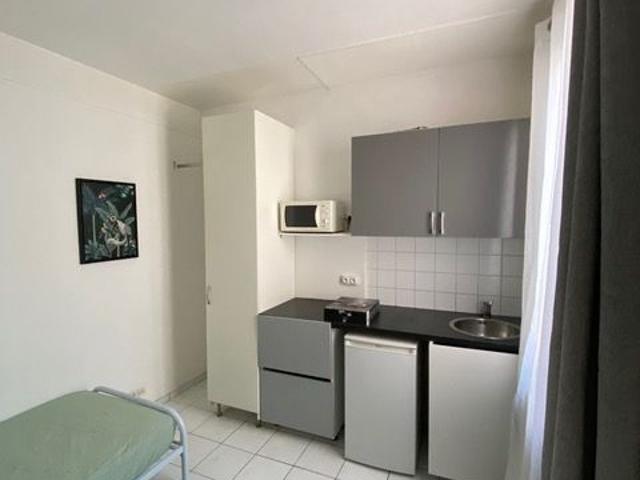 Appartement 1 pièce, 11 m² à louer à Paris 15 75015
