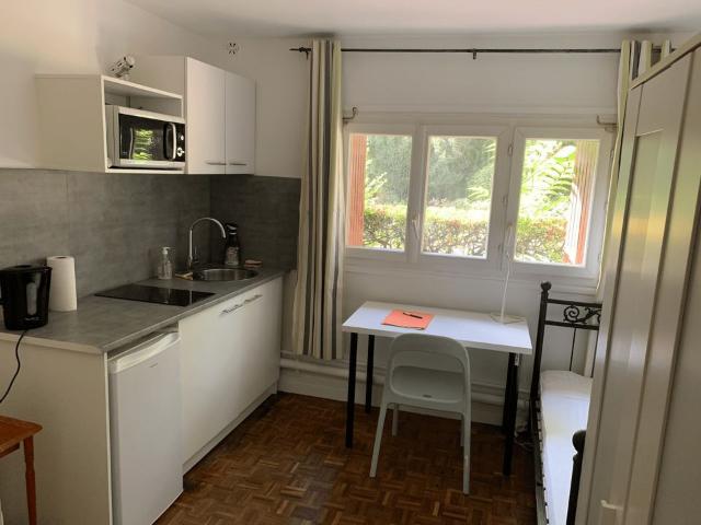 Appartement 1 pièce, 12 m² à louer à Versailles 78000