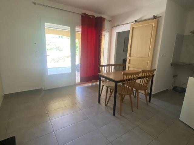 Appartement 1 pièce, 24 m² à louer à Marseille 13 13013