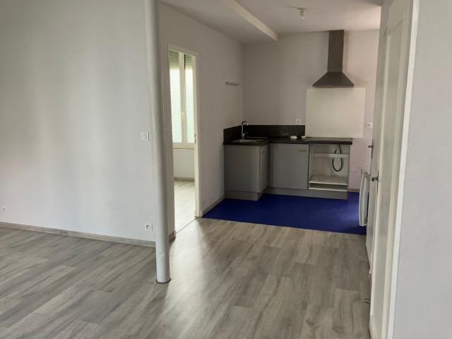 Appartement 1 pièce, 24 m² à louer à Montluçon 03100