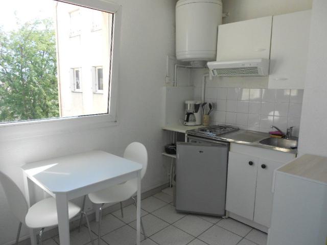 Appartement 1 pièce, 24 m² à louer à Nîmes 30900
