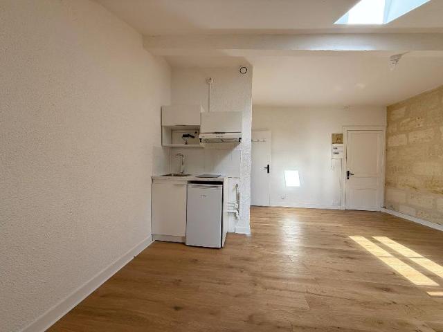 Appartement 1 pièce, 24 m² à louer à Bordeaux 33000