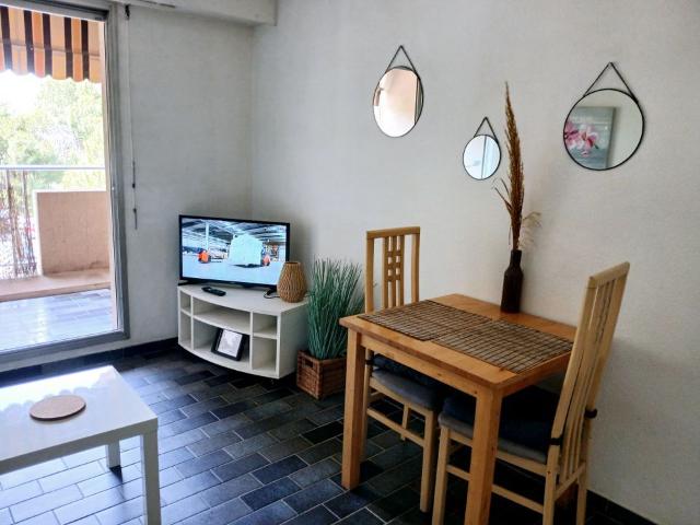 Appartement 1 pièce, 24 m² à louer à Hyères 83400