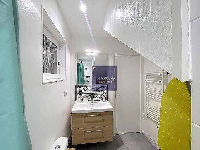Appartement 1 pièce, 24 m² à louer à Saint Genis Laval 69230
