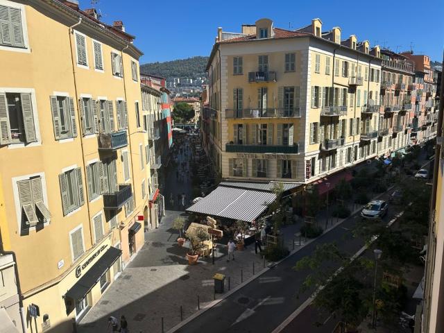 Appartement 1 pièce, 25 m² à louer à Nice 06000