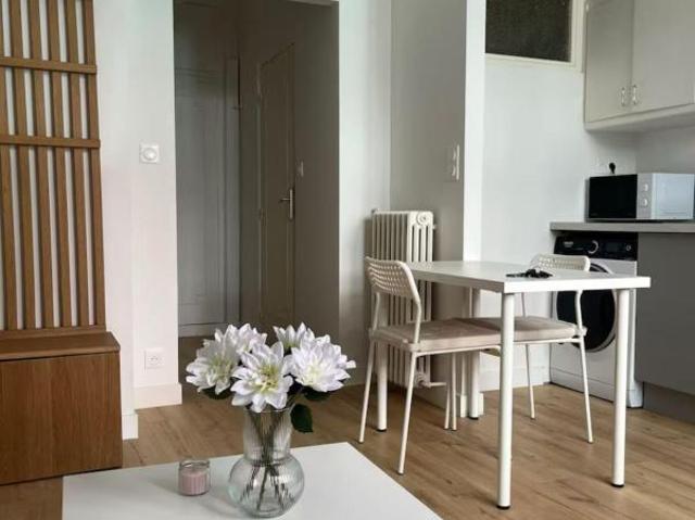 Appartement 1 pièce, 25 m² à louer à Nice 06000