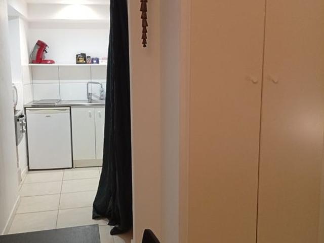 Appartement 1 pièce, 25 m² à louer à Eyguières 13430