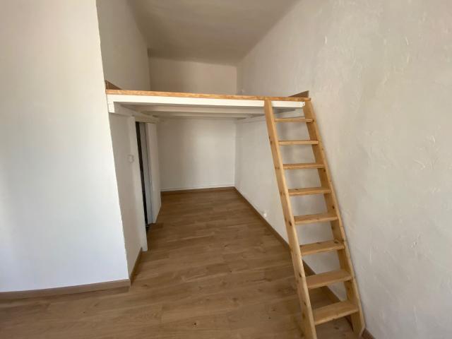 Appartement 1 pièce, 25 m² à louer à Toulon 83000