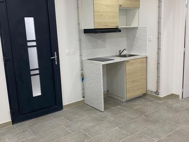 Appartement 1 pièce, 25 m² à louer à Villeneuve le Roi 94290