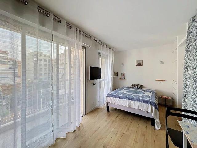 Appartement 1 pièce, 26 m² à louer à Nice 06100