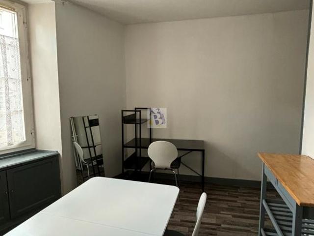 Appartement 1 pièce, 26 m² à louer à Angoulême 16000