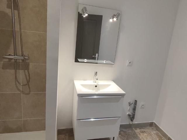 Appartement 1 pièce, 26 m² à louer à Bagnols sur Cèze 30200