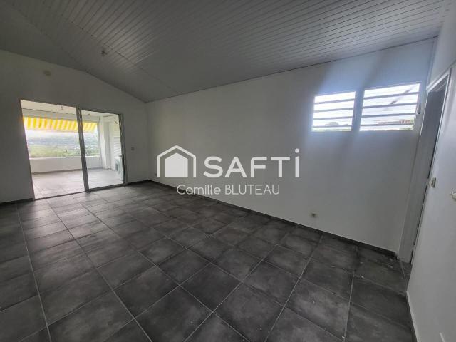 Appartement 1 pièce, 26 m² à louer à Fort de France 97200