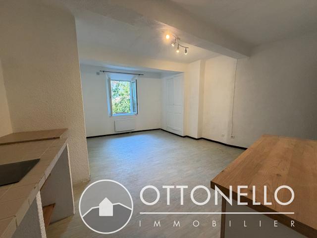 Appartement 1 pièce, 26 m² à louer à Roquebrune sur Argens 83520