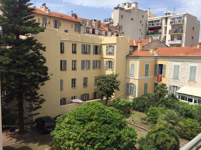 Appartement 1 pièce, 27 m² à louer à Nice 06000
