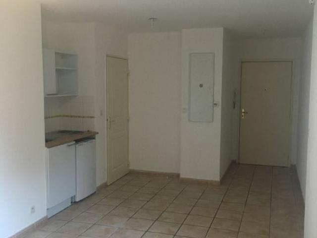 Appartement 1 pièce, 27 m² à louer à Nîmes 30000