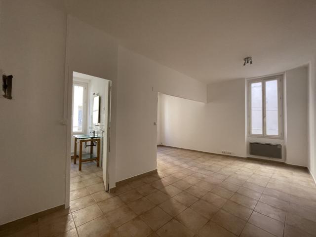 Appartement 1 pièce, 27 m² à louer à Aubagne 13400