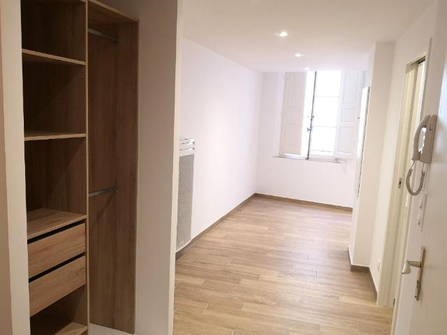 Appartement 1 pièce, 27 m² à louer à Aix en Provence 13100
