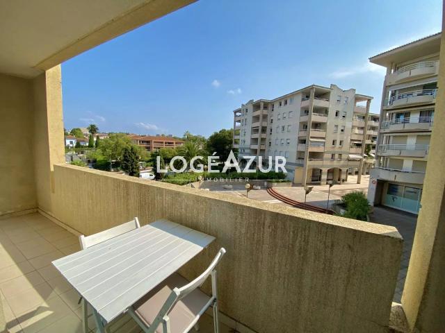 Appartement 1 pièce, 27 m² à louer à Antibes 06160