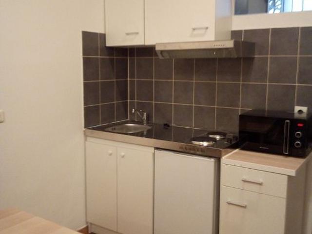 Appartement 1 pièce, 27 m² à louer à Arles 13104