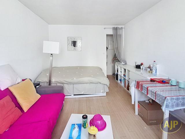 Appartement 1 pièce, 27 m² à louer à Bordeaux 33000